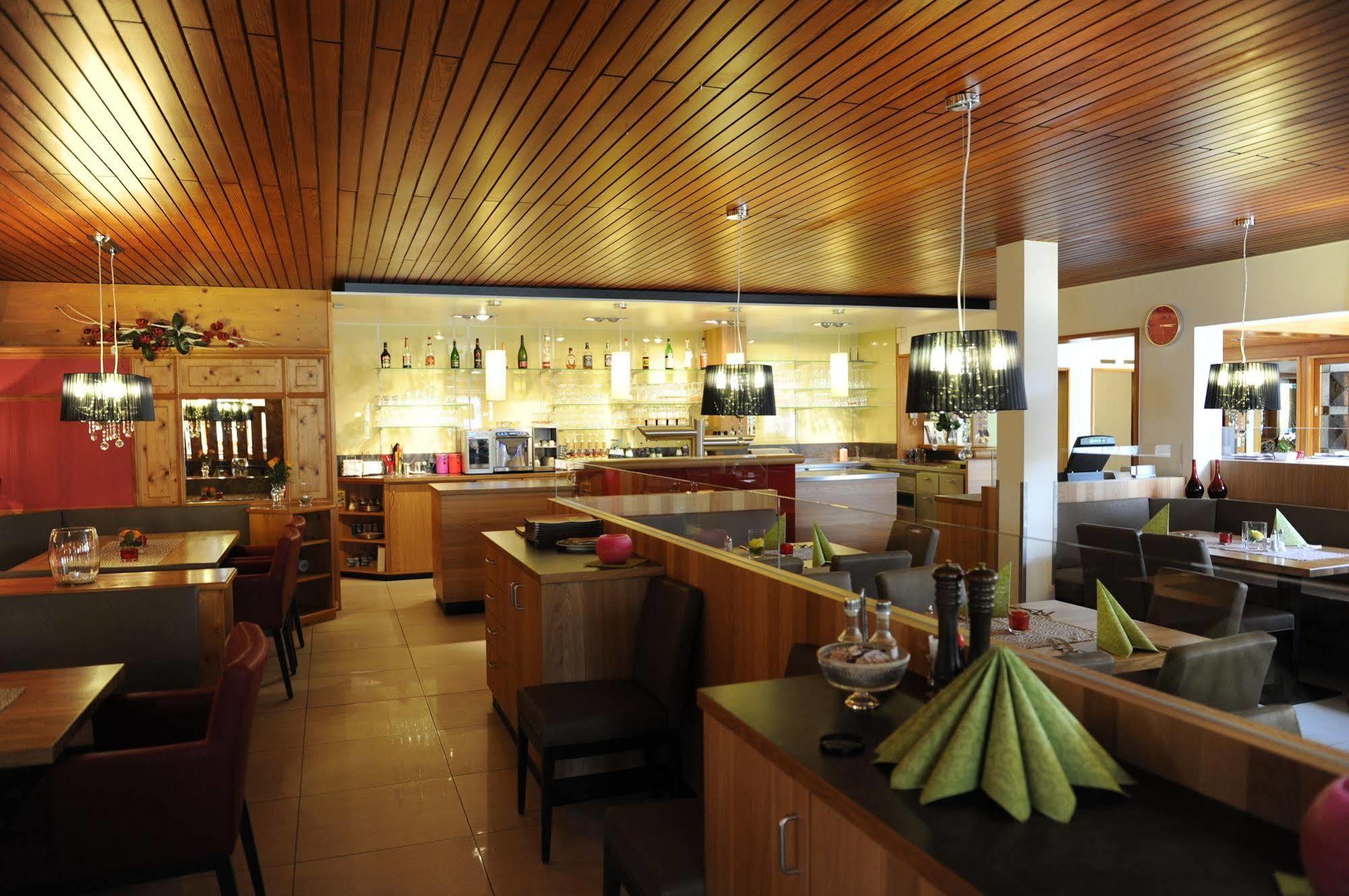 Hotel Hellers Twenty Four II -24H-Check-In- Фридрихсхафен Экстерьер фото